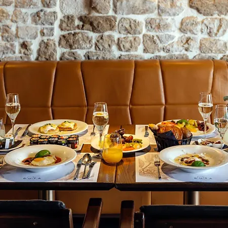 Palace Divnic By Armerun Heritage Hotel (Adults Only) Sibenik