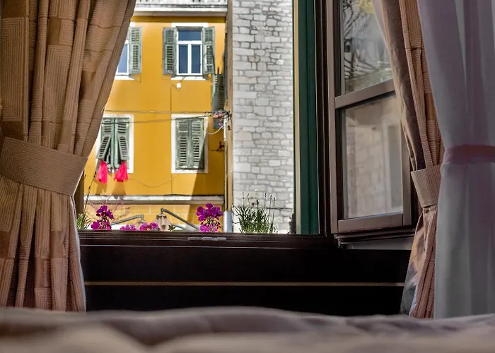 Palace Divnic By Armerun Heritage Hotel (Adults Only) Hotel